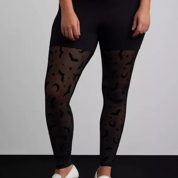 torrid Pants - Torrid Full Length Comfort Waist Flocked Legging- Bats & Moons- Size 2x